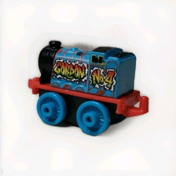 Thomas & Friends Minis Graffiti Gordon (No. 4) – Blue Body, Spray-Painted Vibe – - Picture 4 of 6